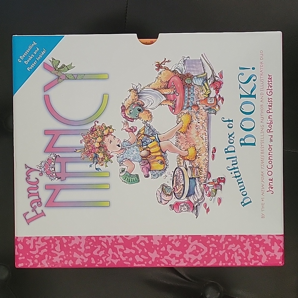 Fancy Nancy's Bountiful Box of Books